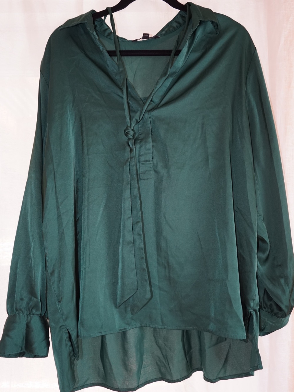 Banana Republic Emerald Green V-Neck Tie Blouse